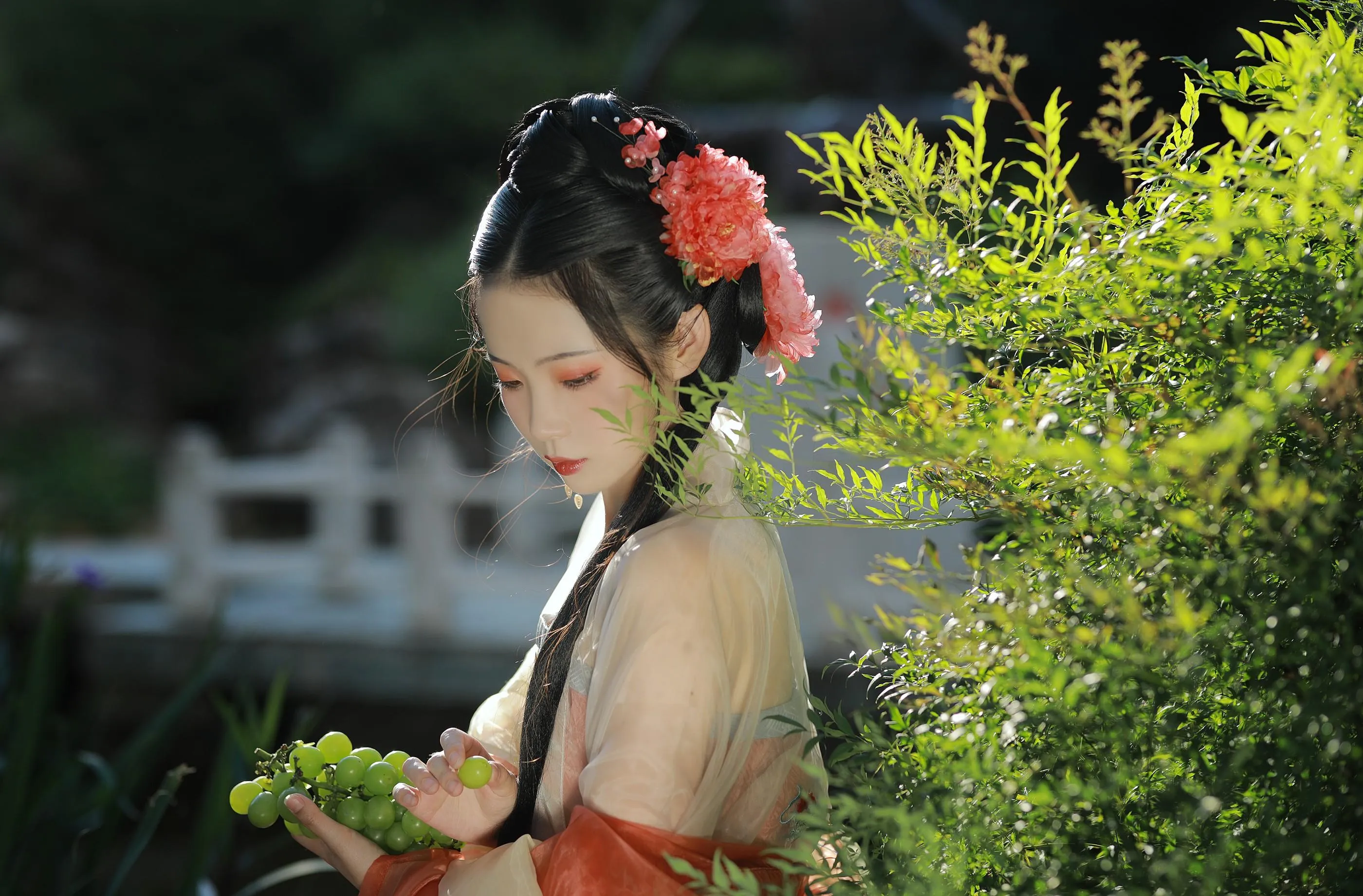 [YITUYU艺图语]2022.09.06 美人迈兮音尘阙 落花人独立 [34P]插图